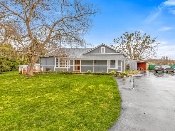 5925 Harris Rd, Central Pt, OR 97502