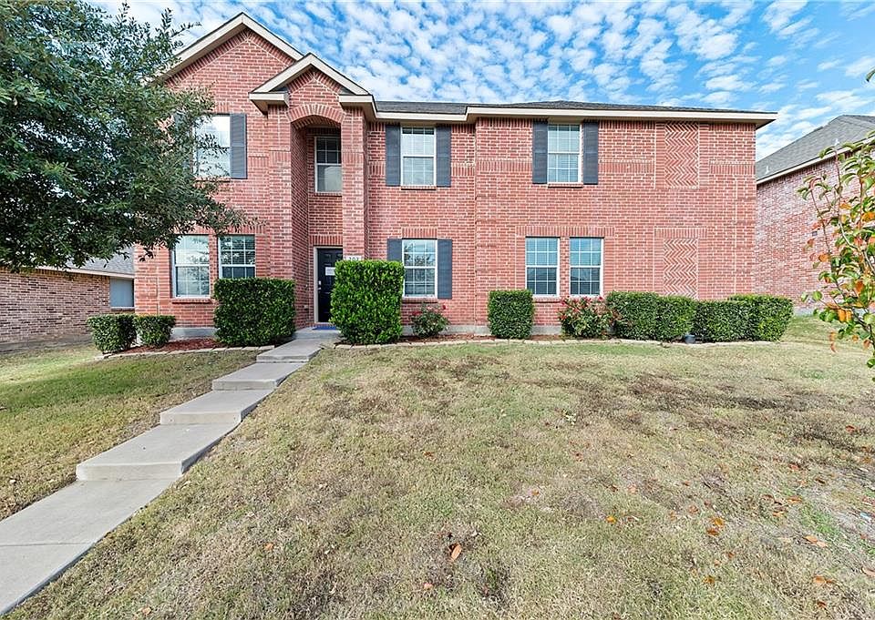 1st image of 202 Rosewood Ct