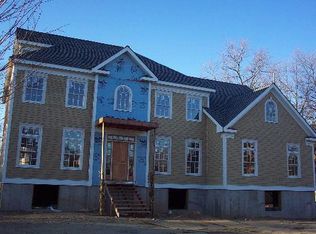 108 Colonial Dr, Fairfield, CT 06430