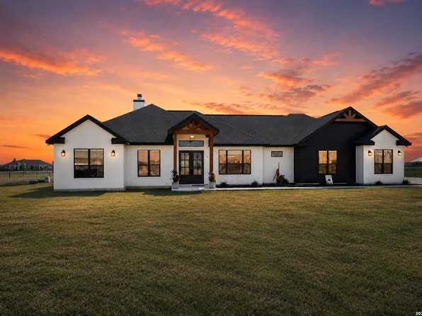 452 Farmstead, Seguin, TX 78155