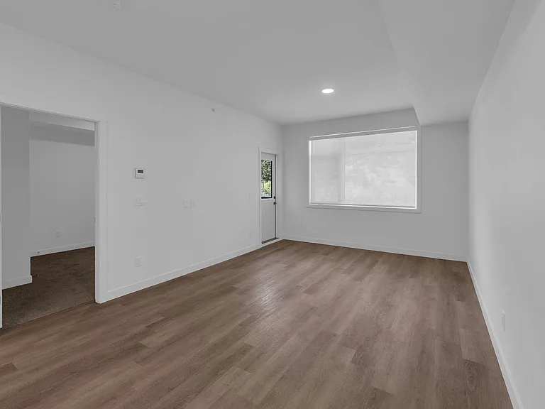 1520 Westside Rd S — Photo 12