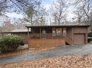 21 Traverse Rd, Lake Peekskill, NY 10537