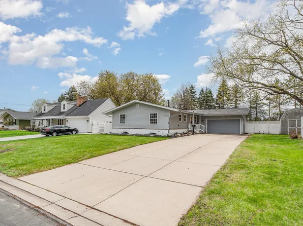 7925 38 1/2 Ave N, New Hope, MN 55427