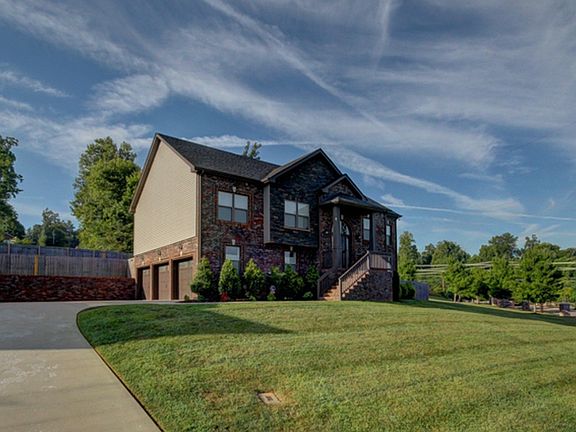 4th image of 1300 Viewmont Dr