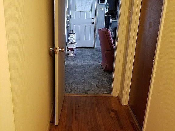 Hall to kitchen 