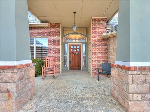 2nd image of 2051 Verona Cir