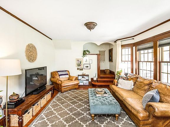3rd image of 4320 W 227th St