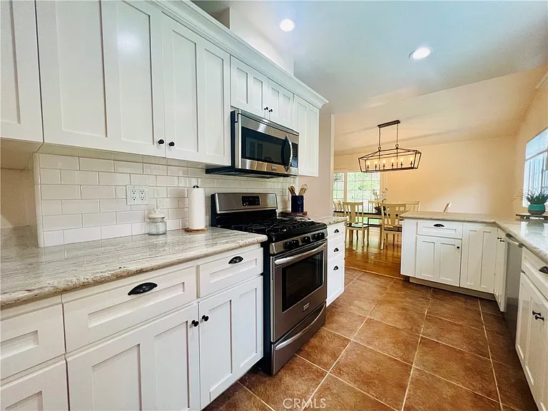 5309 Lockhurst Dr — Photo 4