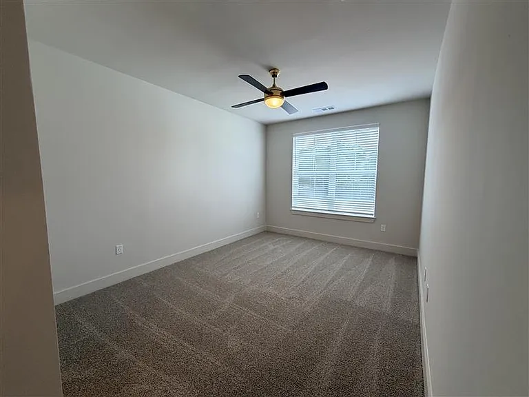 District on the Etowah Apartments — Photo 1292