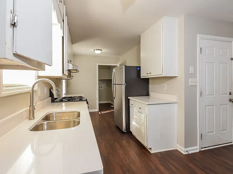 5734 Amalfi Way — Photo 7