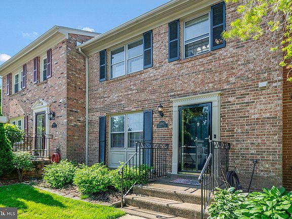 3rd image of 6565 Snowbell Ln