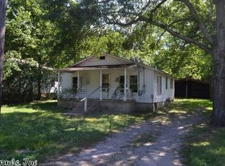 1103 3rd St, Mena, AR 71953