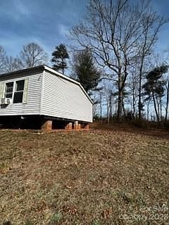 3rd image of 136 Roten Ln