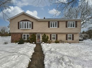2 Copley Ct, Pompton Plains, NJ 07444