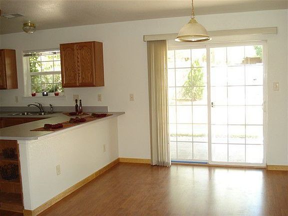 4th image of 411 Santa Fe Dr