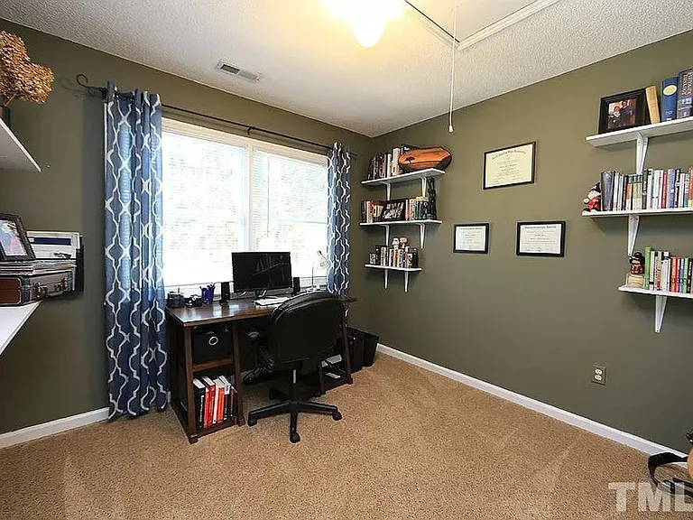 715 Saint Catherines Dr — Photo 13