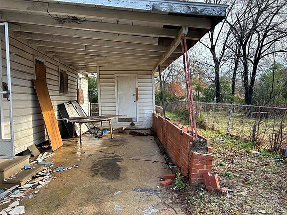 4th image of 915 Arthur Weaver St