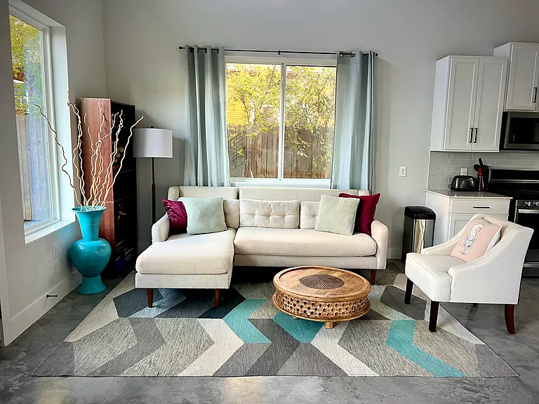 6908 Carver Ave — Photo 1