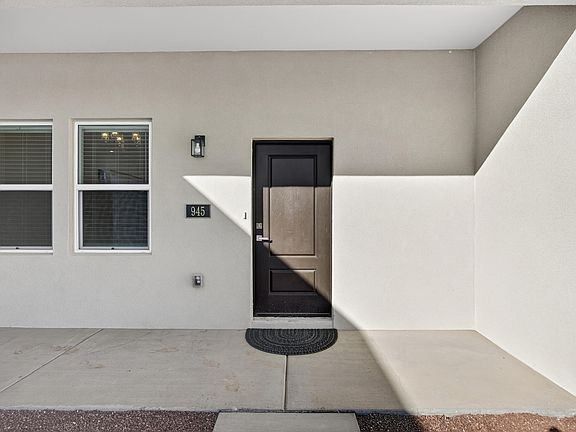 4th image of 945 Night Sky Ave NE