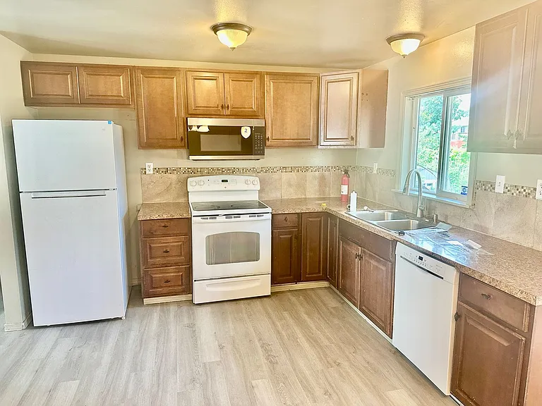 3315 E Garnet Ave — Photo 5