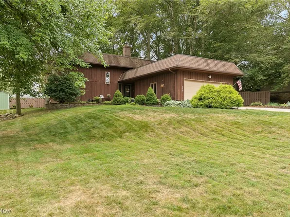 315 Fawnwood Dr, Tallmadge, OH 44278