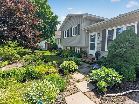 4th image of 41 Rockmaple Dr