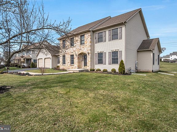 5th image of 1325 Pheasant Run Rd