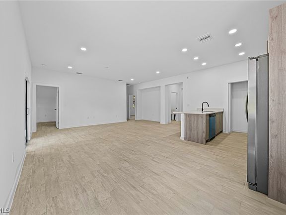 5th image of 3304 69th St W