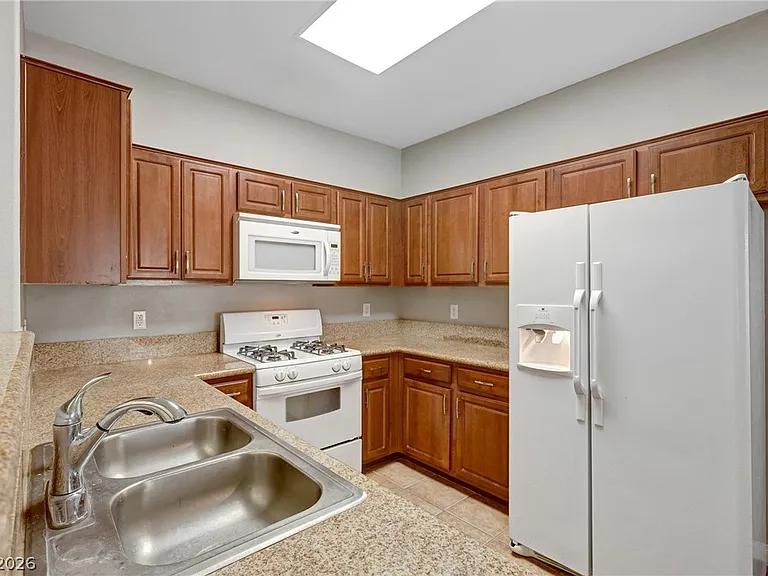 10500 Nordic Cliff Ave — Photo 8