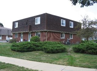 160 Surrey Dr, Glen Ellyn, IL 60137