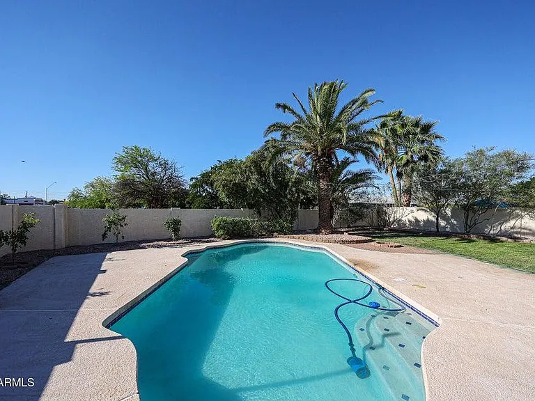 3951 E Waltann Ln — Photo 2