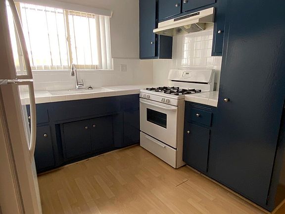 5th image of 1540 N Formosa Ave APT 4
