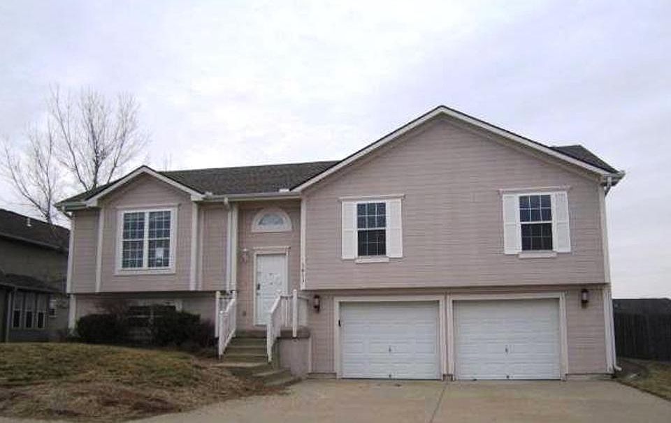 1st image of 1813 NW Rosewood Dr