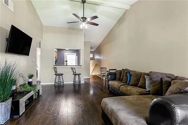 2 bed, 2.0 bath, 1060 sqft, $1,500 — Photo 3