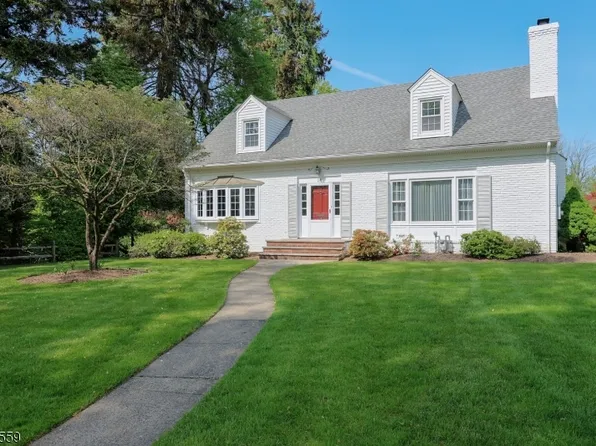 156 Greenwood Rd, Mountainside Boro, NJ 07092