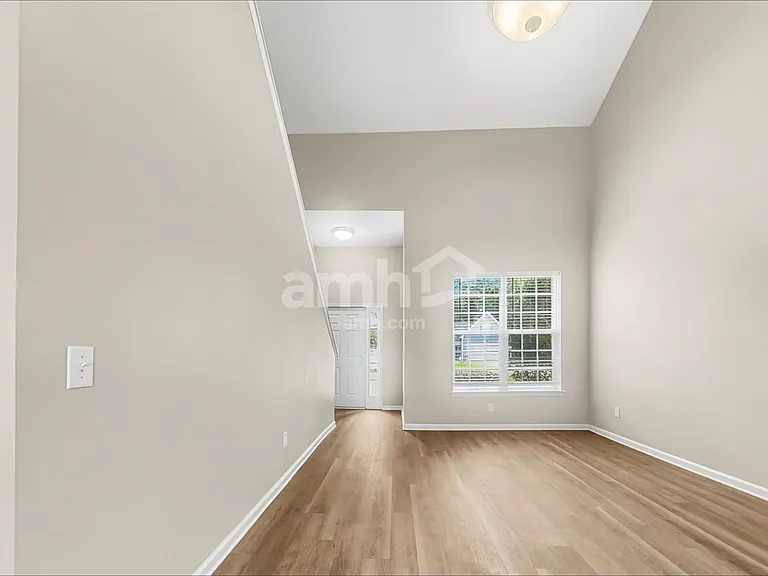 578 English Oak Cir — Photo 8