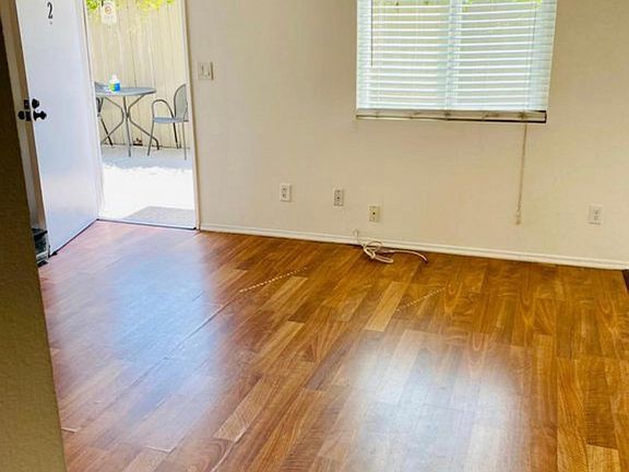 5th image of 733 Hill St APT 2
