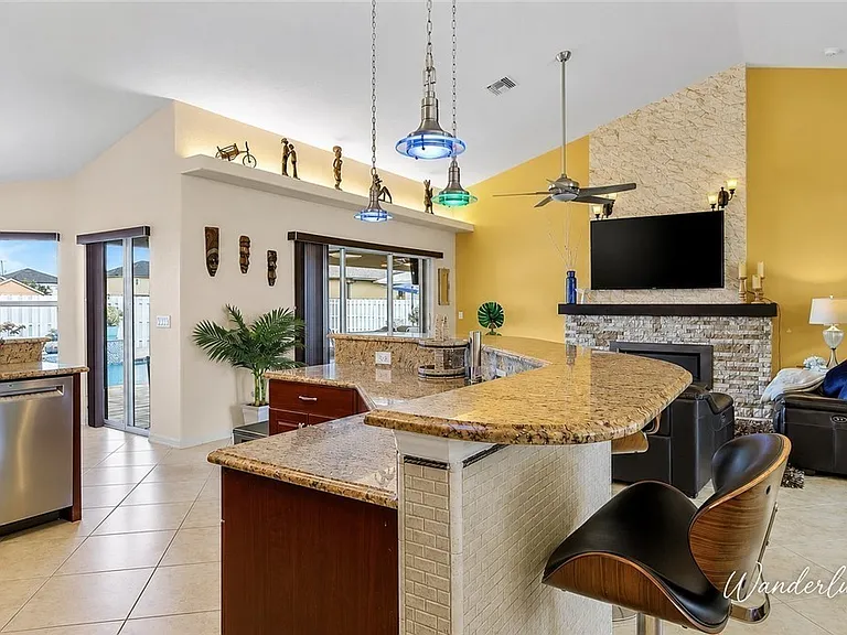 4413 SW 10th Ave — Photo 9