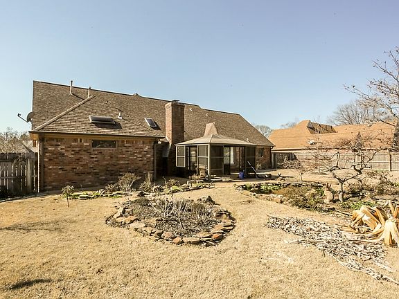 3rd image of 3920 Fern Valley Dr