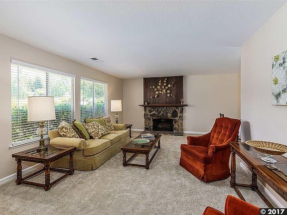 4th image of 653 Sylvaner Dr