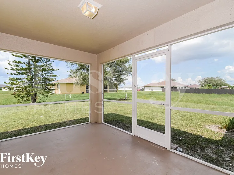 1412 NW 12th Pl — Photo 8