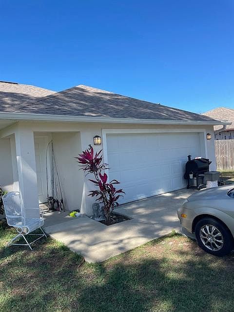 2nd image of 3018 Pine Tree Dr