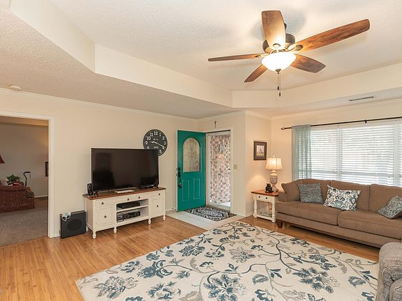 5th image of 5423 Somerset Dr