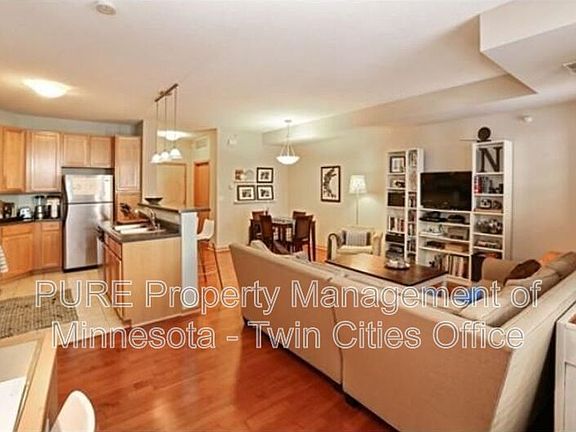 2nd image of 2565 Franklin Ave APT 101