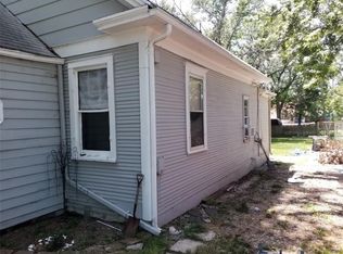 9332 Caenen Lake Rd, Lenexa, KS 66215