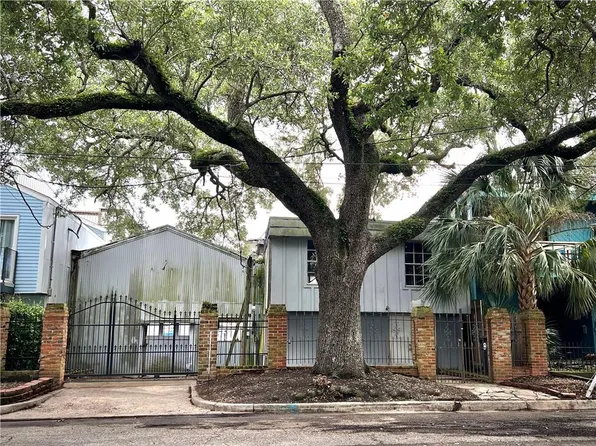 162-166 S Roadway St, New Orleans, LA 70124