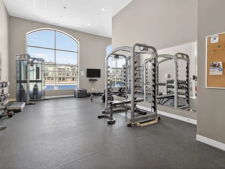 260 Villagewalk Blvd — Photo 21
