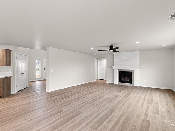 7th image of this home