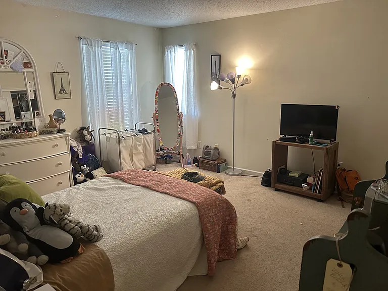 1824 Kensal Green Dr — Photo 10