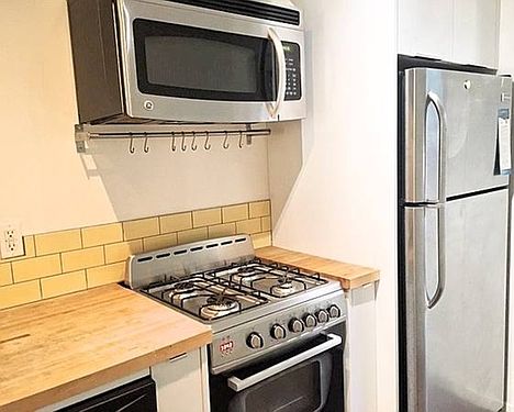 3rd image of 1518 1/2 Micheltorena St #1518-1/2